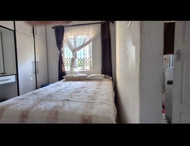 6 BEDROOM HOUSE FOR SALE IN MEREBANK EAST